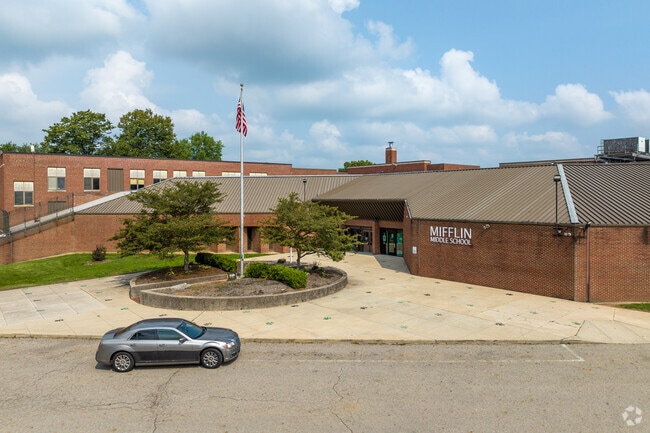 Mifflin Middle School is located in the Bridgeview neighborhood of Columbus Ohio.