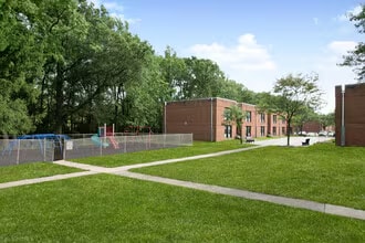 1405 Veterans Hwy unit V3, Bristol, PA 19007 - photo 2