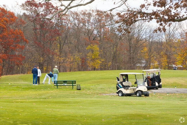 Frear Park has a great 18 hole public golf course to enjoy in Troy, NY.
