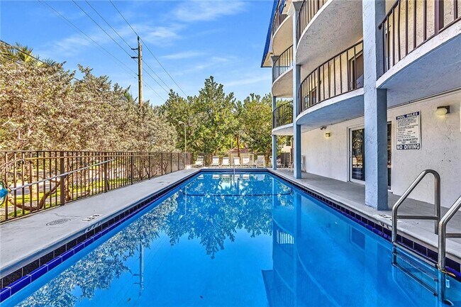 3909 N Ocean Blvd unit 115, Fort Lauderdale, FL 33308 - photo 2