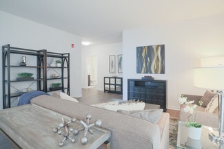 2049 Marlowe Blvd, Saint Charles, IL 60174