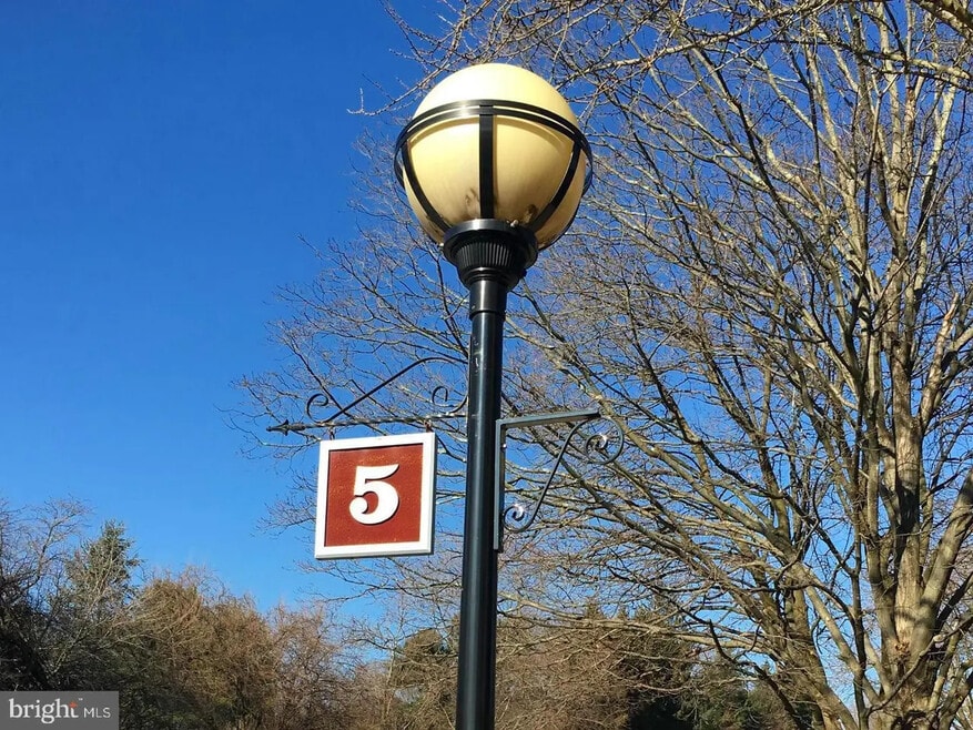 5 Stonehenge Cir unit 9, Pikesville, MD 21208 - photo 1