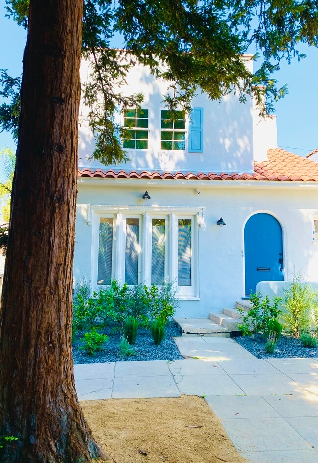619 N Windsor Blvd, Los Angeles, CA 90004