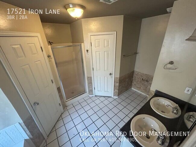 17521 Iron Ln, Edmond, OK 73012 - photo 2