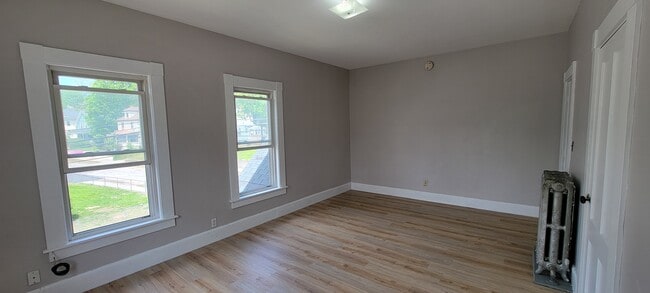 Large Living Room or Bedroom