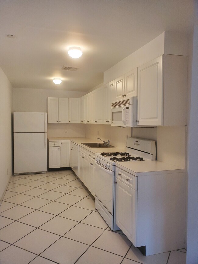 1-3, 2-4 Main St & 4th Ave, Bay Shore, NY 11706