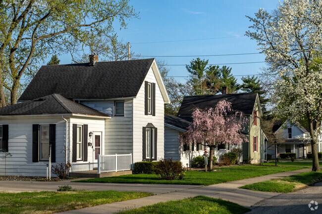 Most homes in Willowdale date back to the early 20th century.