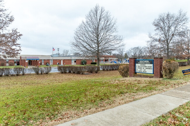The student population of Southern Elementary School is 494 and the school serves K-5.