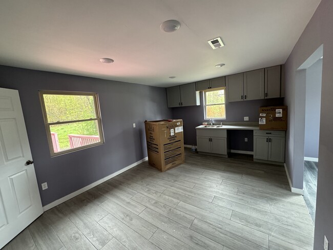 1272 Oh-131 unit Milford Home, Milford, OH 45150 - photo 3