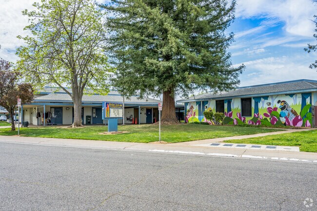 Your children will thrive at Abraham Lincoln Elementary School.