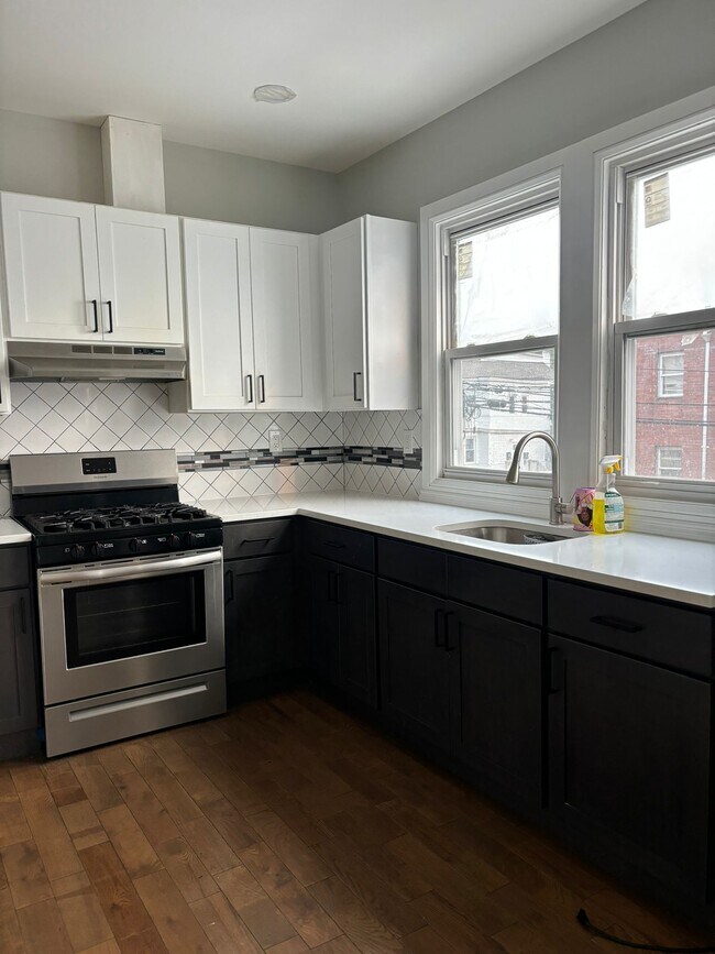 649 Grove St Unit 2L, Irvington, NJ 07111