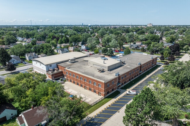 Whittier Elementary School has a student-teacher ratio of 11 to 1.