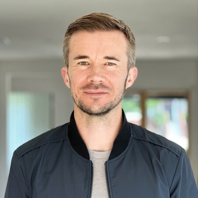 Agent Photo