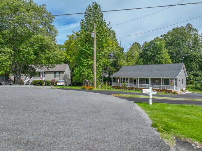 Ranch-style homes of various designs are common in this planned community.