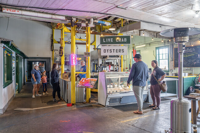 Alderbrook residents shop at Olebob's Seafood Market for fresh catches by local fisherman.