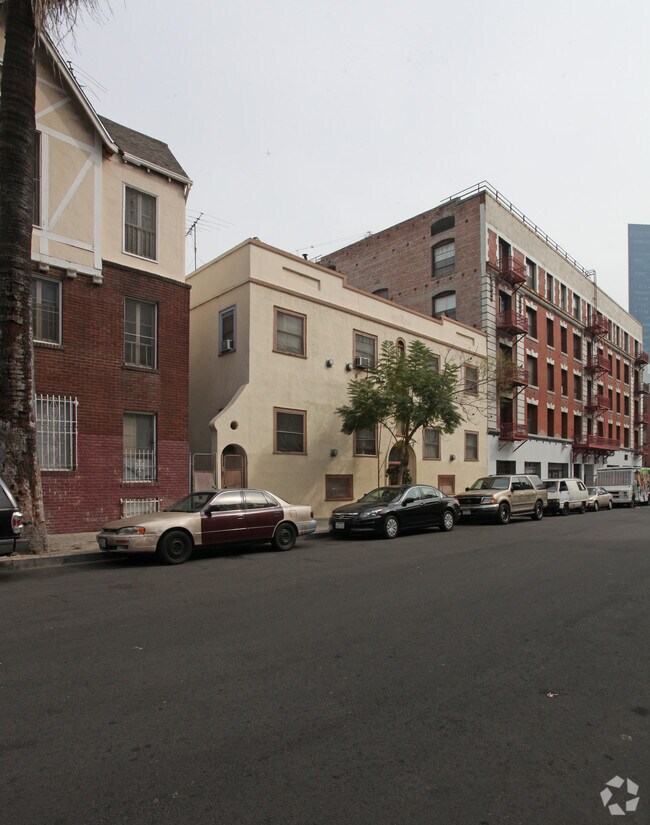 1311 Ingraham St, Los Angeles, CA 90017