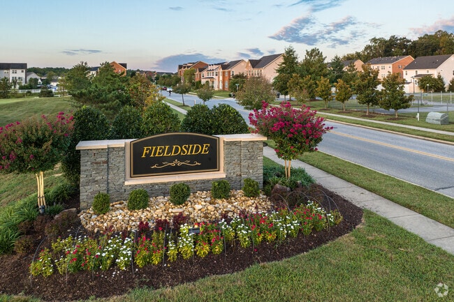 With walking trails and sidewalks throughout, White Plains is easy to navigate.