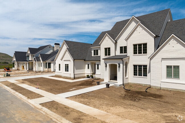 The million-dollar homes in Payson offer a stunning display of luxury and elegance.