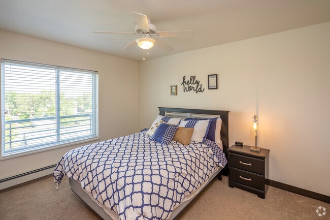 2BR, 2BA, - 847 SF