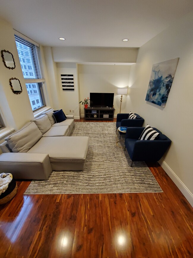 Mural Suite 1BR - 1202