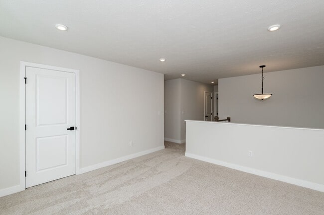 9733 Knoll Creek Ct, Centerville, OH 45458 - photo 6