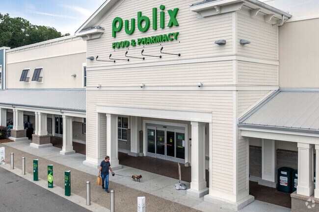 The closest Publix to Lawton Station is only 2 miles away.