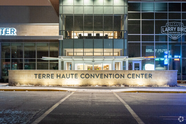 Downtown Terre Haute is only minutes from Farrington's Grove and offers many amenities.