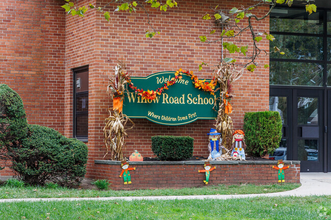 Willow Road School is a highly-rated, public school located in Franklin, Square, NY.