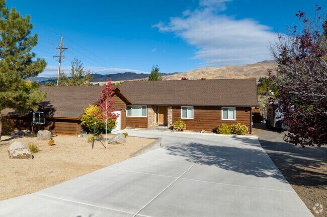 Mogul has a rustic style to it with certain homes resembling log cabins.