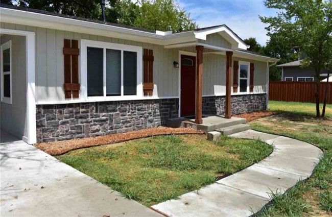 110 N Bell St, Royse City, TX 75189 - photo 2