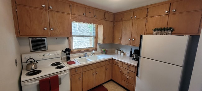 922 High St unit 1, Madison, WI 53715 - photo 2