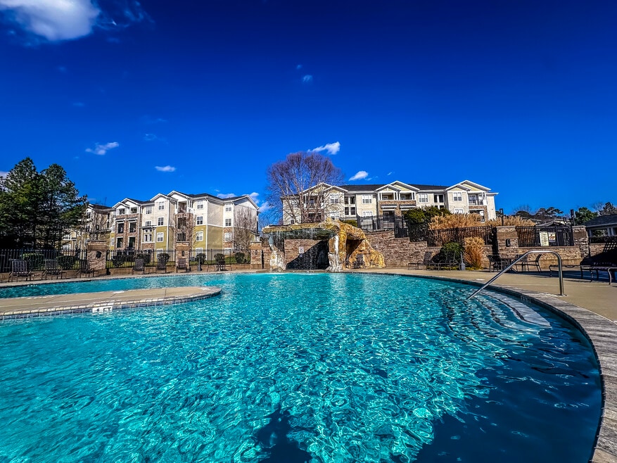 Windsor Upon Stonecrest, Burlington, NC 27215 - photo 1