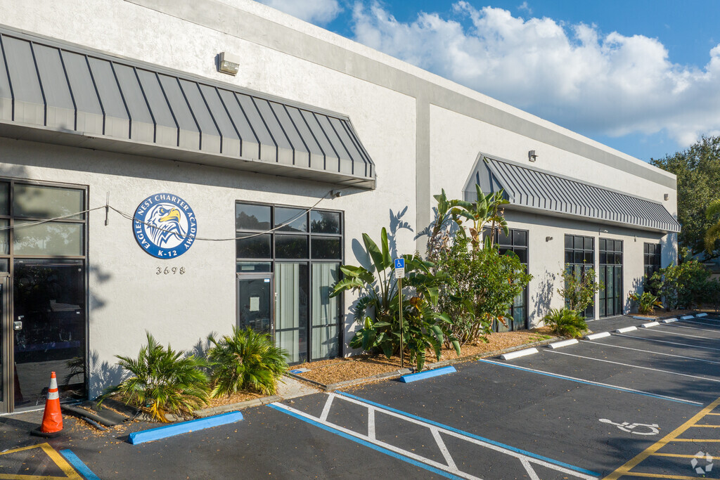Eagles Nest Charter Academy in Lauderhill gets a rating of 3 out of 5 by Greatschools.