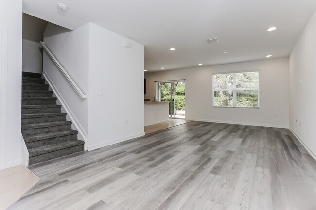 2911 NW Treviso Cir, Port St. Lucie, FL 34986 - photo 5