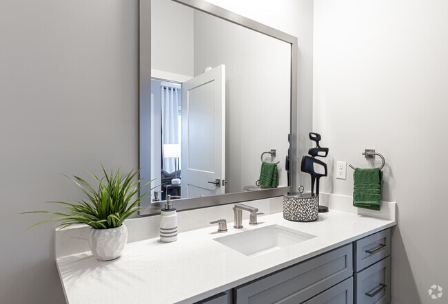 1BR, 1BA A2 -879 SF Bathroom