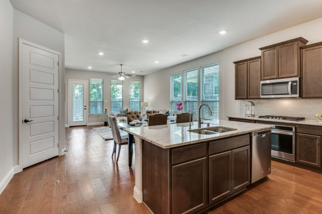 1608 Grace Dr, Euless, TX 76039 - photo 5