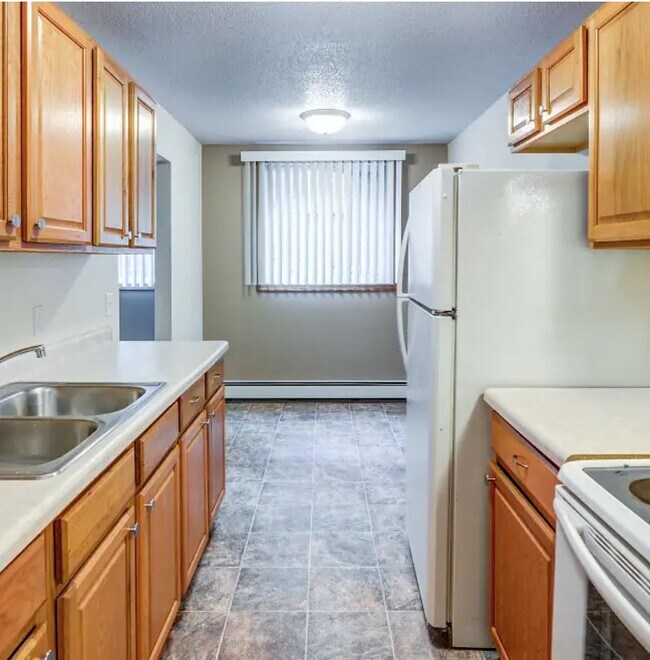 3809 Sibley St, Burnsville, MN 55337