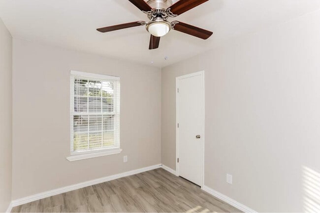 6227 Hott Springs Dr, Arlington, TX 76001 - photo 7