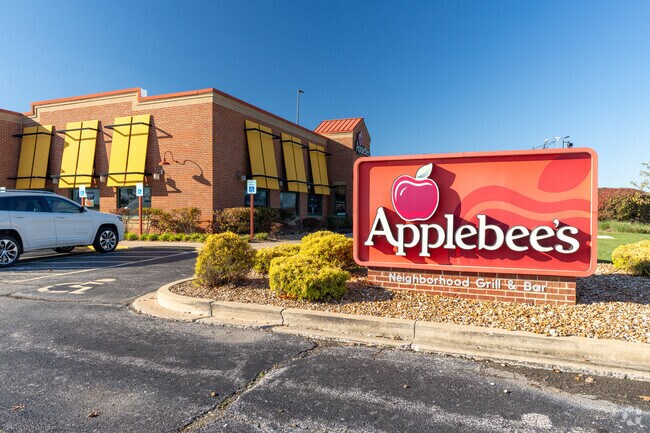 National chain restaurants like Applebee's have locations in Wentzville.