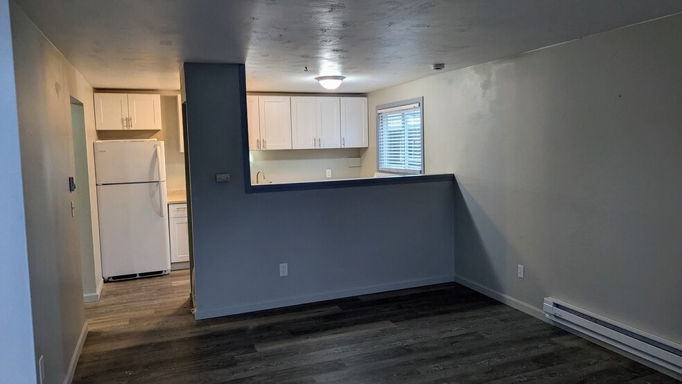 Unit 3-7 Main Room