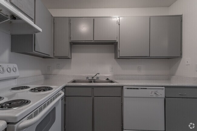 1BR, 1BA - 567 SF