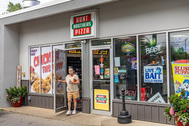 Grab a slice of pizza at Hunt Brother's Pizza in Felicity.