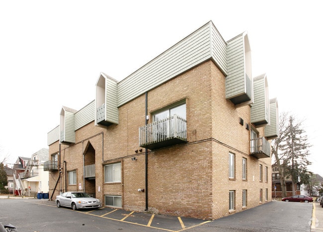 Dean Apartments, Ann Arbor, MI 48104 - photo 2