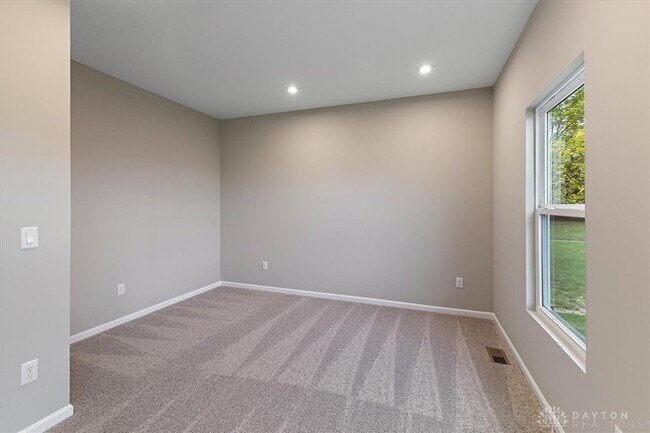 134 Kenneth Hamilton Way, Yellow Springs, OH 45387 - photo 6