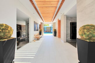 3054 Elvido Dr, Los Angeles, CA 90049