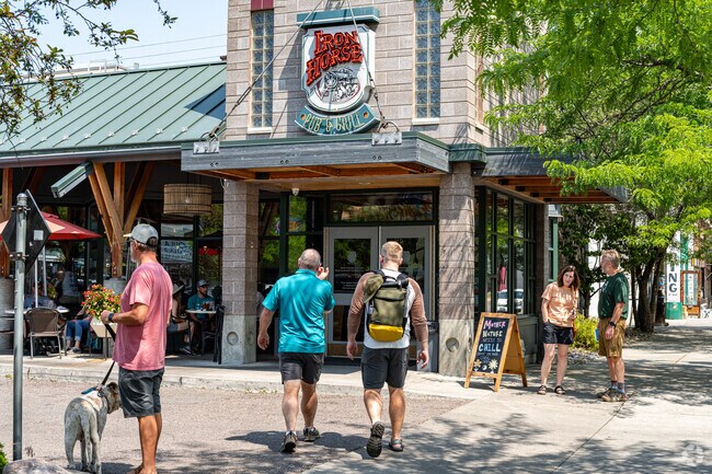 Relax at the Iron Horse Pub and Grill in the Heart of Missoula.