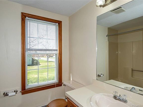 53 Franklin St unit A, Vernon Rockville, CT 06066 - photo 5