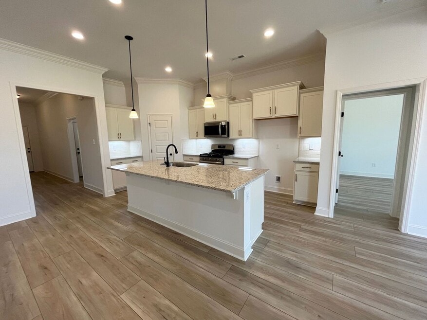 107 Lotus St, Broussard, LA 70518 - photo 1