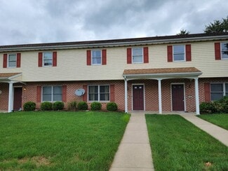 11 Oriole Dr, Ephrata, PA 17522