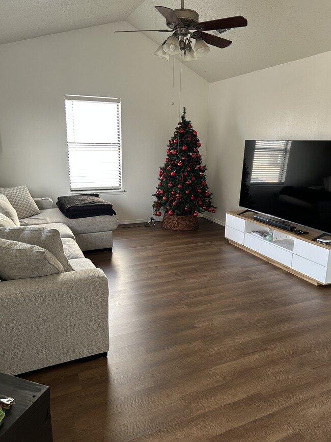 1105 S 26th St, Rogers, AR 72758 - photo 3